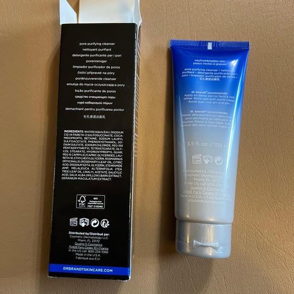 Dr Brandt Pores No More cleanser - Picture 7 of 9